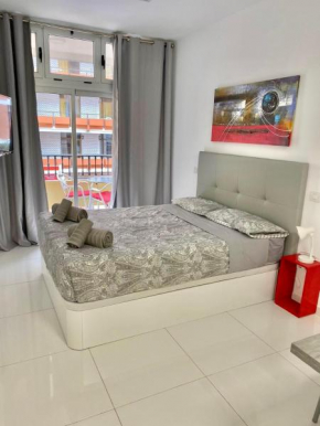 Modern Loft with terrace in pedestrian street next to Las Canteras